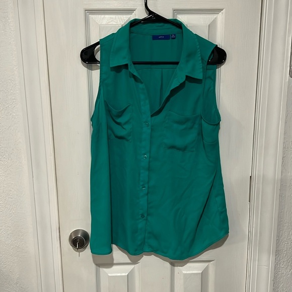 Apt. 9 Tops - Women’s APT9 sleeveless blouse